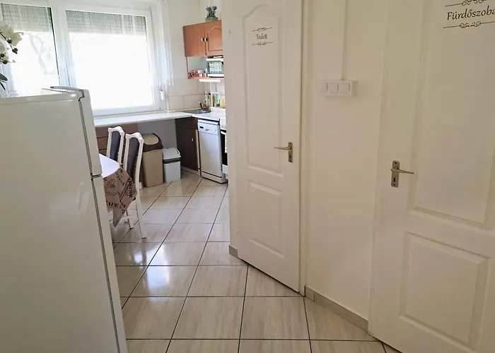 Hello Tourist! #2 - Apartment